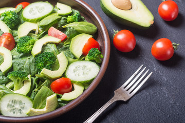 Avocado salad with tomatoes