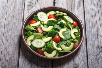 Avocado salad with tomatoes