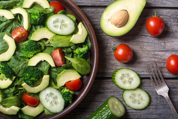 Avocado salad with tomatoes