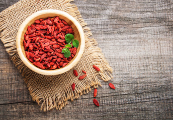 dry red goji berries