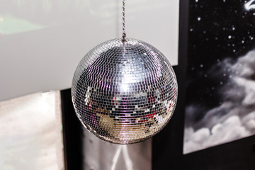 Sphere a disco of light