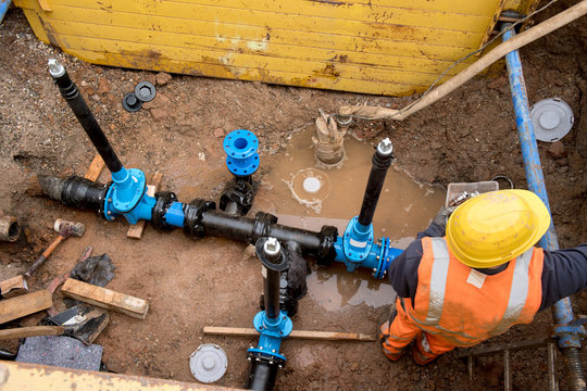 Schieber und Hydrant werden in der Löschwasserversorgung erneuert