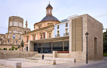 Fototapeta na wymiar The Almoina archeological center and the Cathedral. Valencia