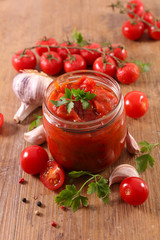 tomato sauce and ingredient