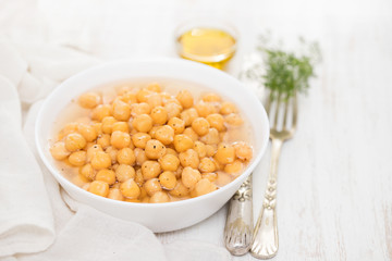 boiled chick-pea in white bowl