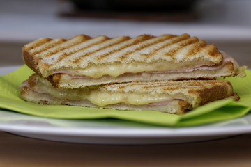 Schinken-Käse-Toast