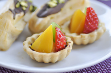 fruit pie and mixed fruit pie