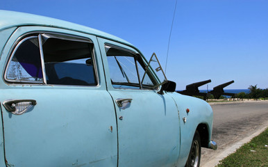 Fototapeta na wymiar Oldsmobile in Havana, Cuba