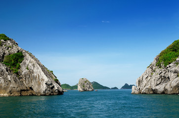 Fototapeta na wymiar Vietnam - rock island in Halong Bay National Park (UNESCO). The most beautiful and most famous tourist destination of Vietnam