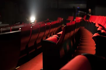 Cercles muraux Théâtre sièges de théâtre rouges