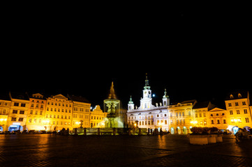 Fototapeta na wymiar 広場の夜景（チェコ）