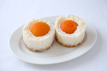 Milchreis-Törtchen mit Aprikosen