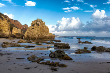 Fototapeta na wymiar El Matador beach with beautiful rock formations, Los Angeles.