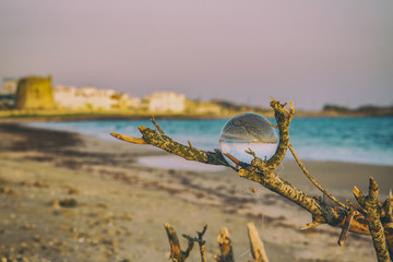 Sfondo artistico con sfera di cristallo