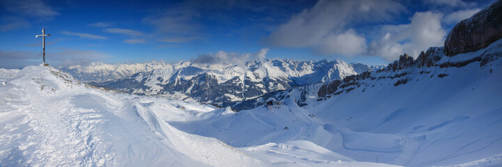 Fototapeta na wymiar Alpen Panorama vom Hohen Ifen, Kleinwalsertal