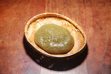 Taiwan's hakka  traditional cuisine - steam mugwort cakes
