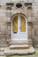 Fototapeta na wymiar Quimper in Brittany, old medieval door in the city 
