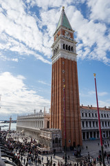 Fototapeta na wymiar ベネチア、サン・マルコ広場の大鐘楼