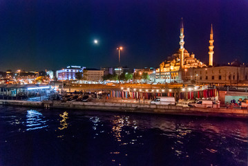 Fototapeta premium Istanbul at night