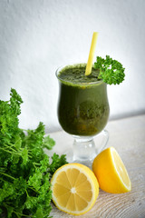 Fresh and healthy green smoothie © dominikab