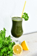 Fresh and healthy green smoothie © dominikab