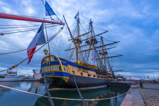L'Hermione &agrave; quai &agrave; S&egrave;te, dans l'H&eacute;rault, France	