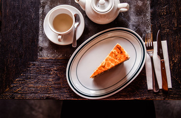 Carrot cake with tea
