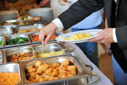 tafel catering kantine essen ausgabe buffet