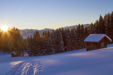 Fototapeta na wymiar Allgäu - Panorama - Sonnenuntergang - Winter - traumhaft - Tiefschnee