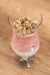 Strawberry shake with quinoa and cookie - 198473449