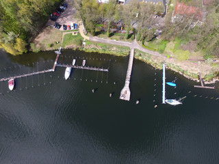 Luftbild Sportboote Hafen Wassersport See