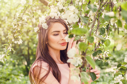 Download 36 Best Woman Smelling Flowers Images Stock Photos Vectors Adobe Stock
