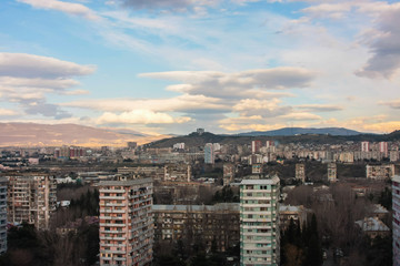 Obraz premium tbilisi cityscape before sunset