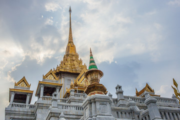 Fototapeta premium Wat Traimit - Temple of the Golden Buddha in China Town Bangkok, Thailand