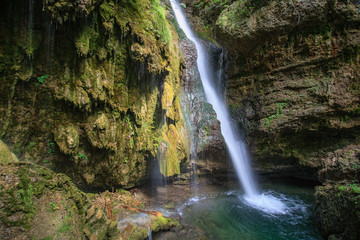 Fototapeta na wymiar Hinanger Wasserfall im Oberallgäu