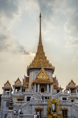 Fototapeta premium Wat Traimit - Temple of the Golden Buddha in China Town Bangkok, Thailand
