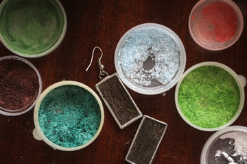 Manufacturing decorations enamel, creative process