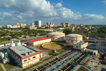 Obraz premium Aerial drone image water purification plant West Palm Beach Florida