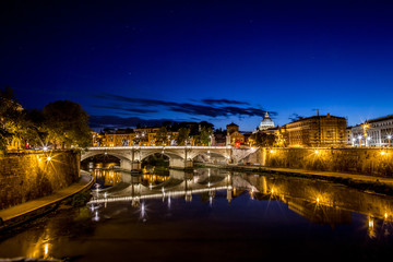 Fototapeta na wymiar Twilight on the Tiber - Rome Italy