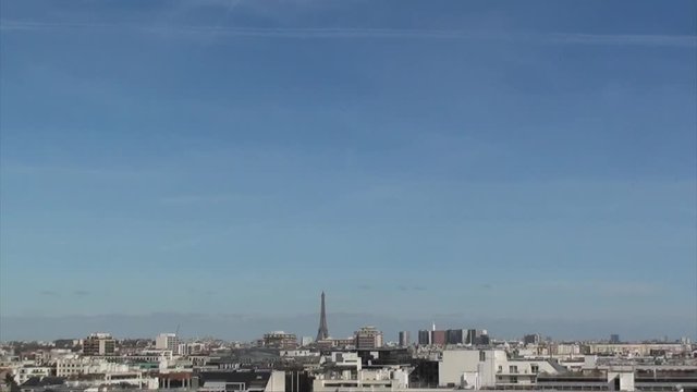 Paris vue a&eacute;rienne ciel bleu