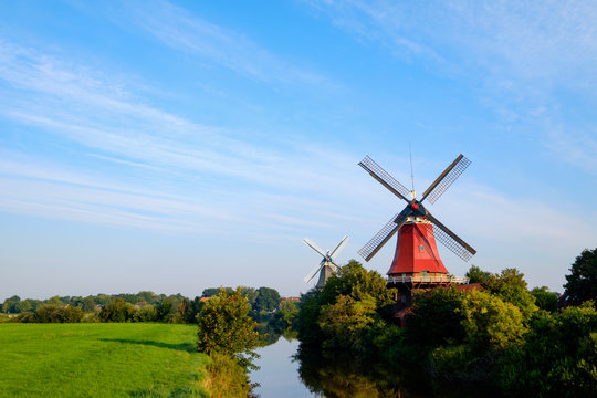 Zwillingsm&uuml;hlen von Greetsiel