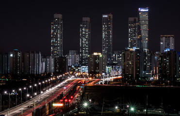 Fototapeta na wymiar Incheon Songdo Night view of cold winter night