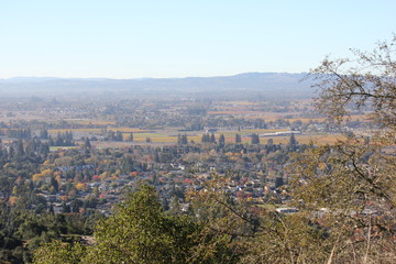 Shiloh Ranch Regional Park in southeast Windsor features a rugged landscape in the foothills of the Mayacamas Mountains. The park includes oak woodlands, forests of mixed evergreens.