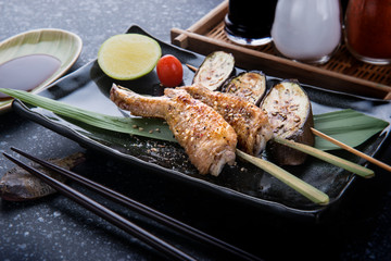 Grill chicken wing with salt seasoning.