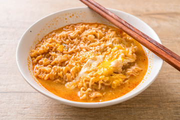 Thai spicy instant noodles bowl