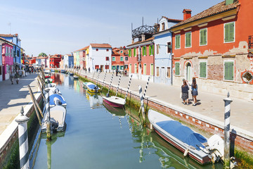 Fototapeta na wymiar colorful houses Burano Island, Venice