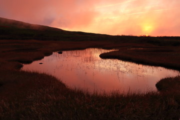 晩秋の月山　弥陀ヶ原の夕暮れ　Late autumn of Gassan Midagahara of twilight / Tsuruoka, Yamagata, Japan	