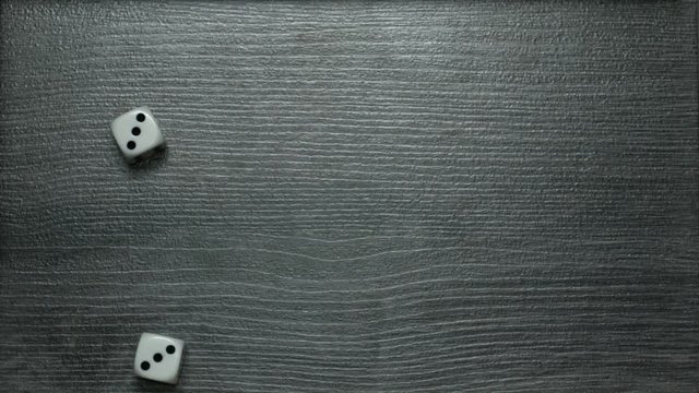 Poker Dice rolling pair on three