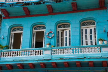 Fragment of the building, the inscription for rent. Havana. Cuba