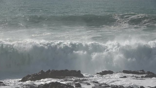 Wellen an der Westk&uuml;ste von Fuerteventura, Atlantik, Surferparadies,4K